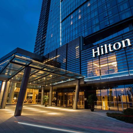 Hilton Wuhan Yangtze Riverside Eksteriør billede