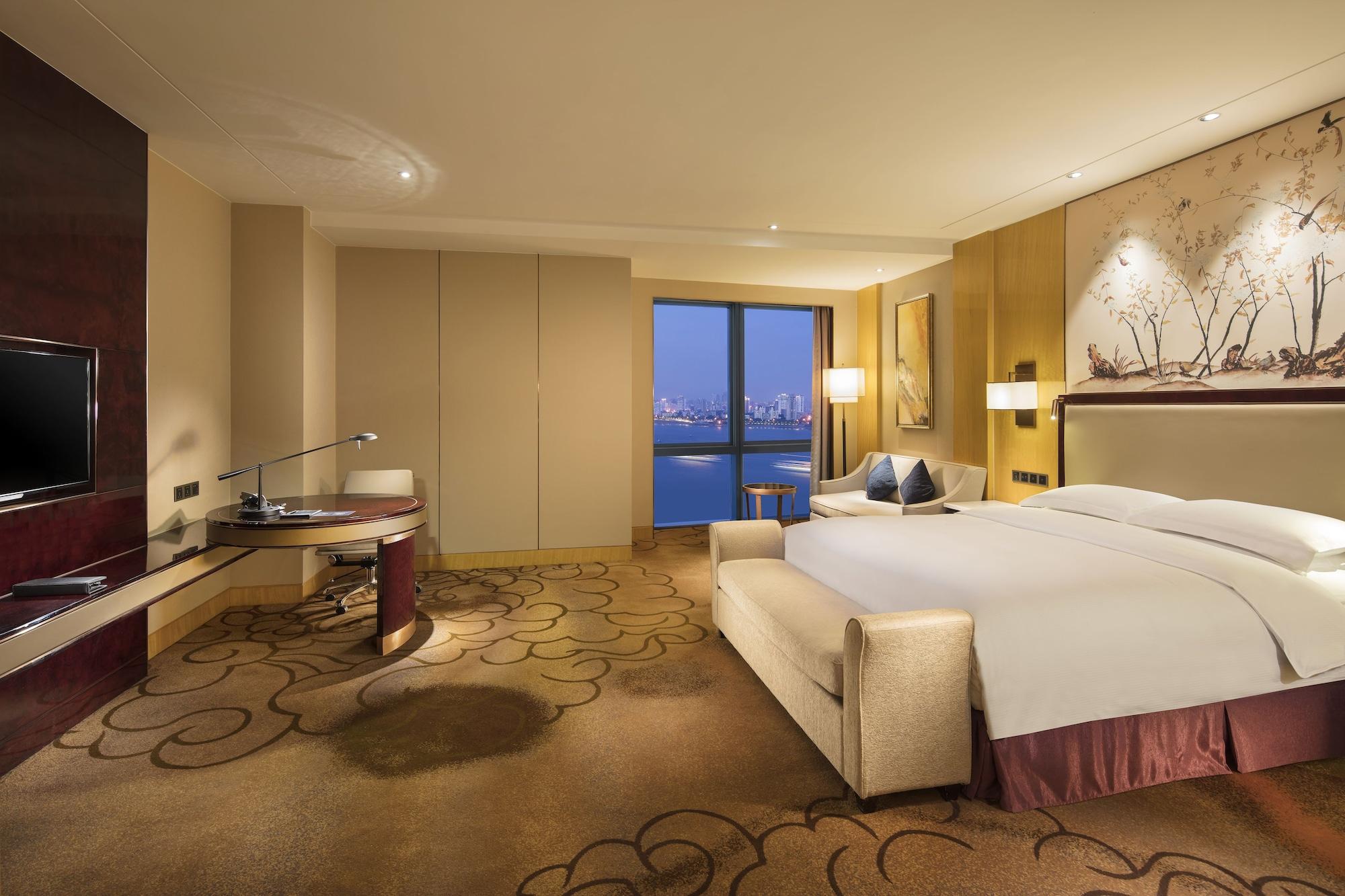 Hilton Wuhan Yangtze Riverside Eksteriør billede