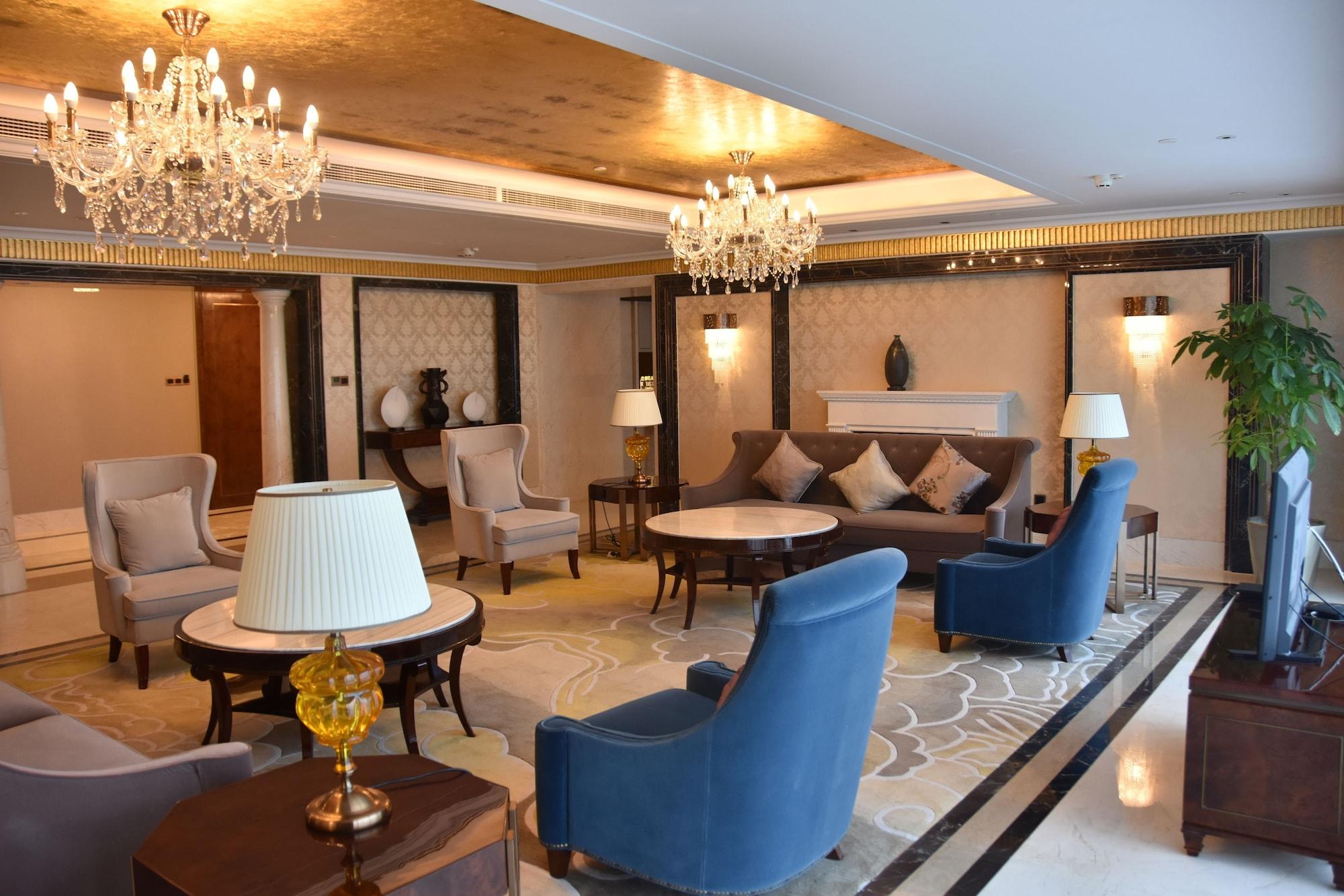 Hilton Wuhan Yangtze Riverside Eksteriør billede