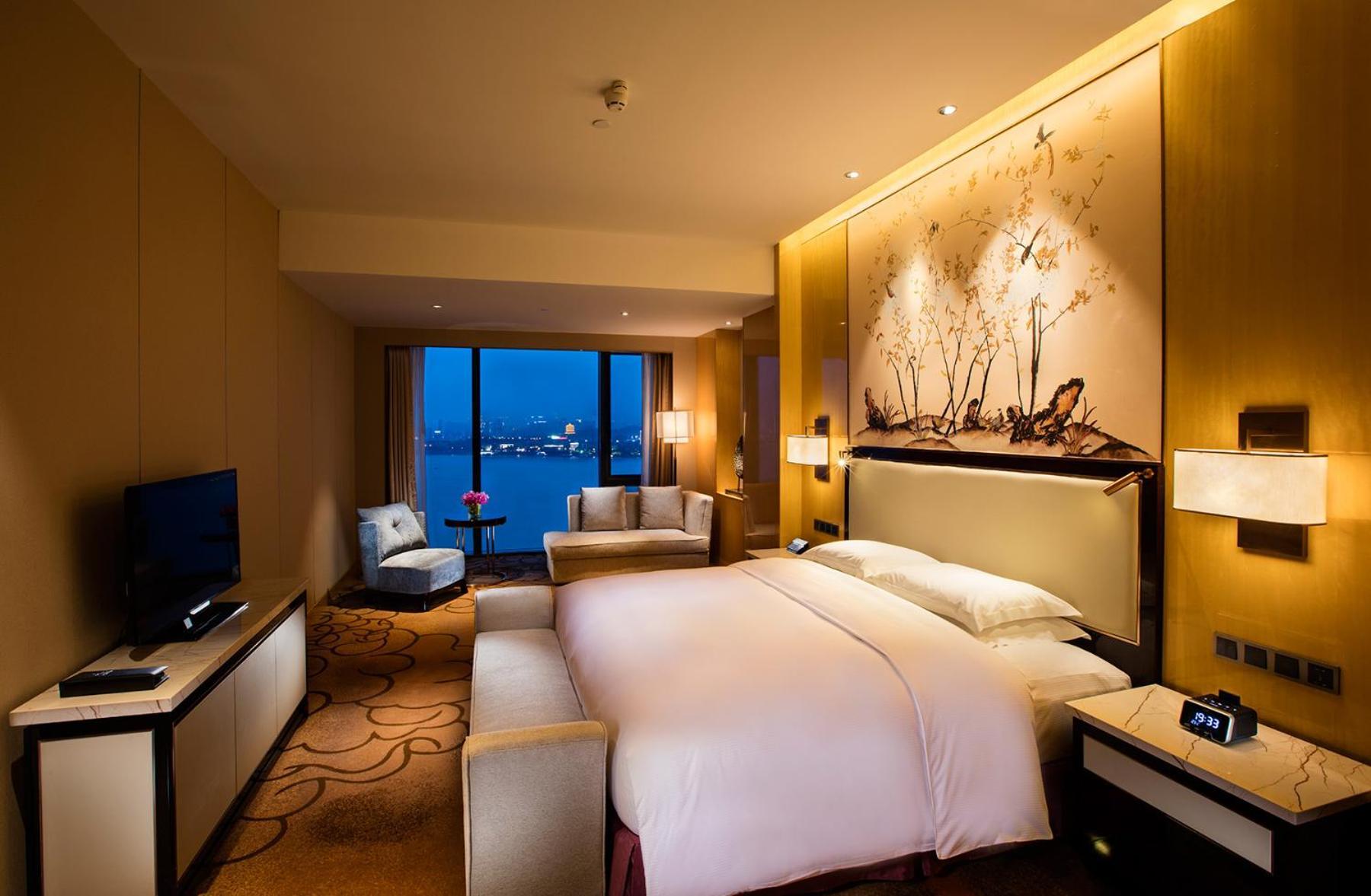 Hilton Wuhan Yangtze Riverside Eksteriør billede
