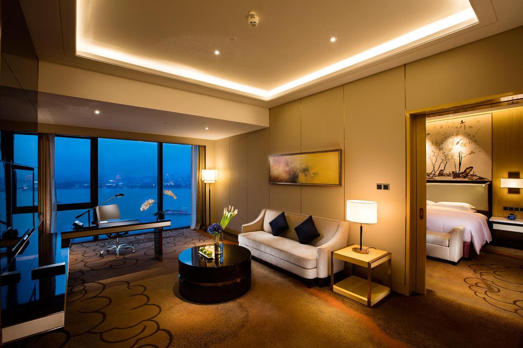 Hilton Wuhan Yangtze Riverside Eksteriør billede