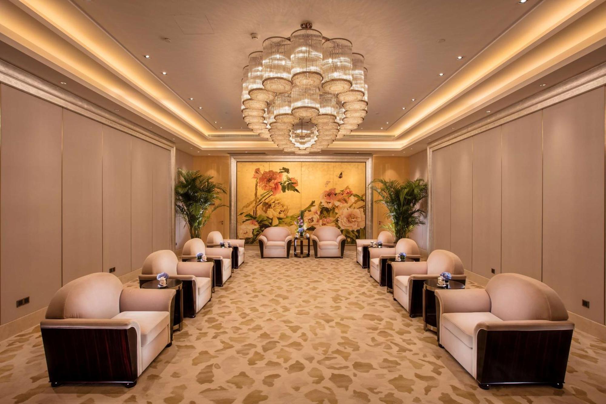 Hilton Wuhan Yangtze Riverside Eksteriør billede