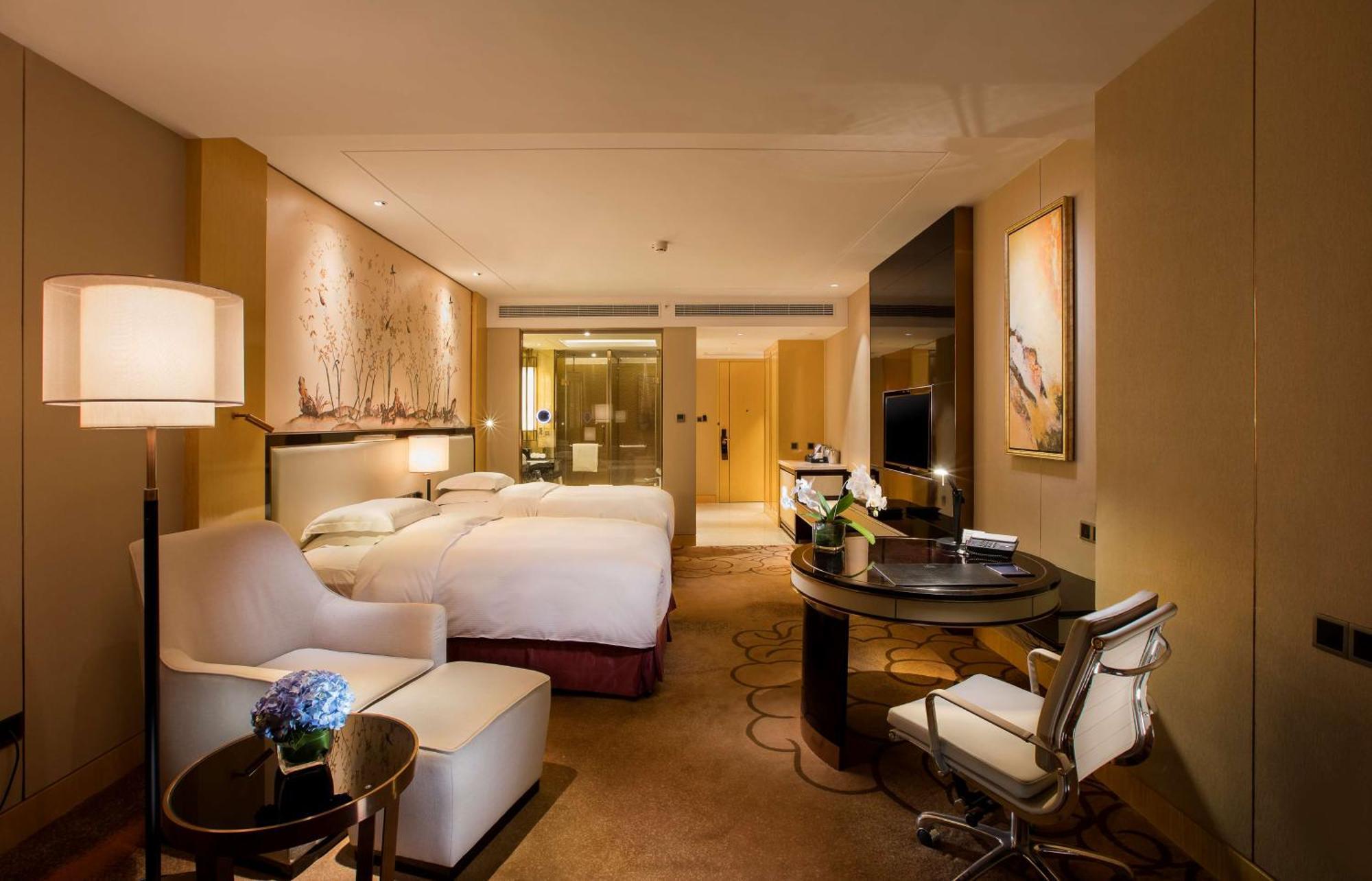 Hilton Wuhan Yangtze Riverside Eksteriør billede