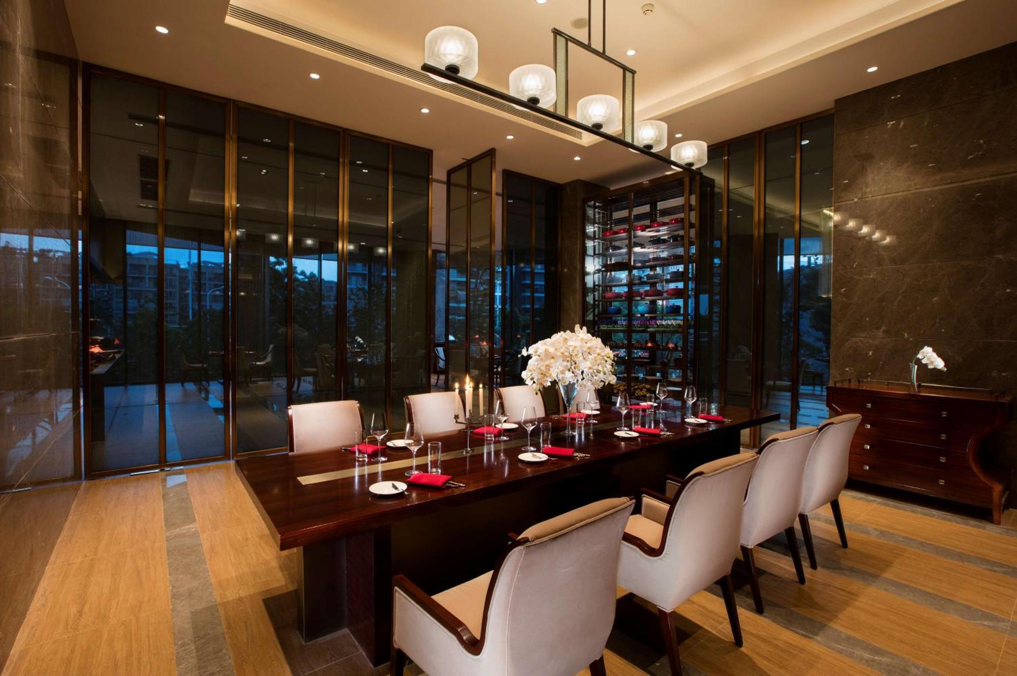 Hilton Wuhan Yangtze Riverside Eksteriør billede