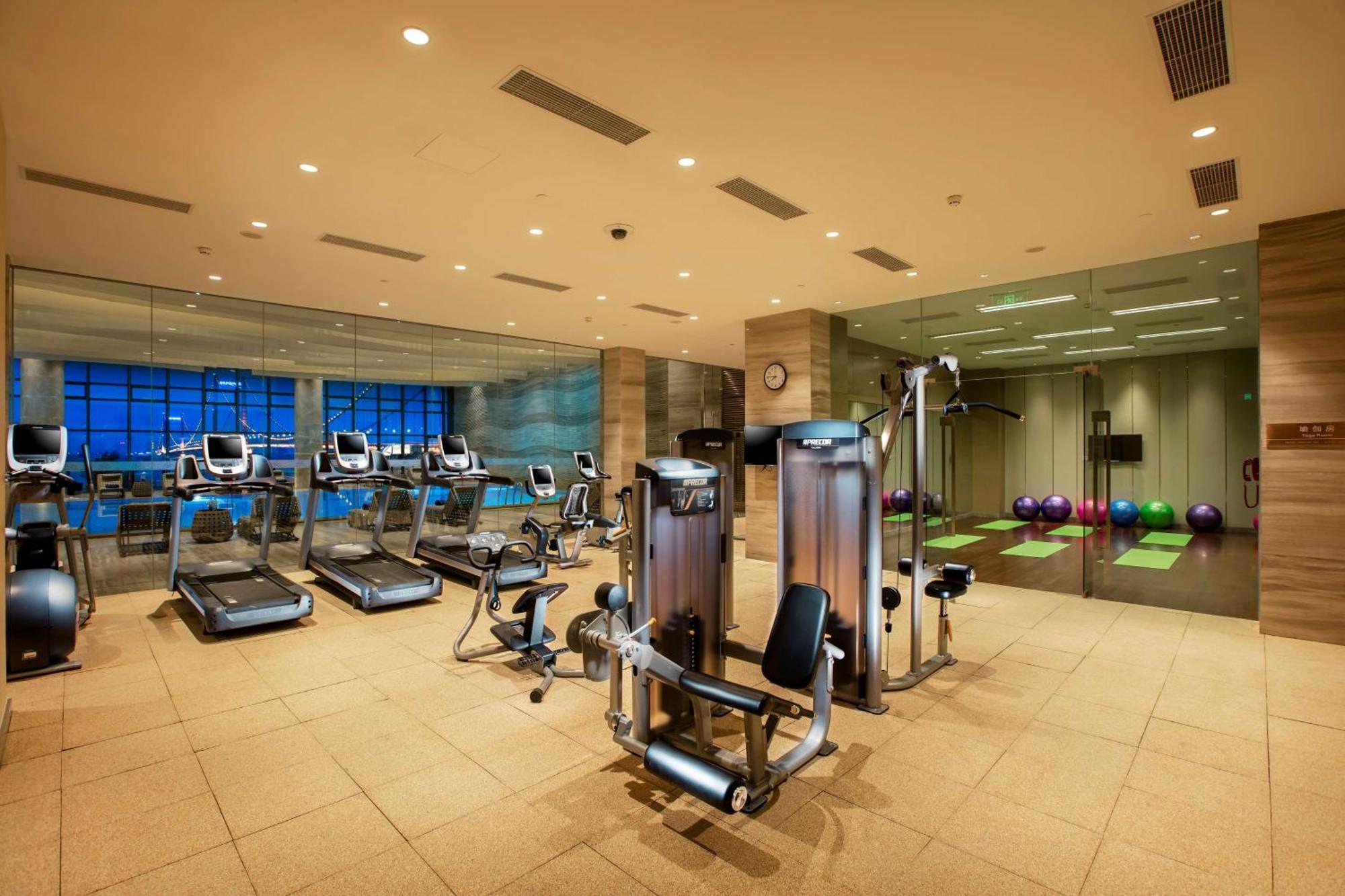 Hilton Wuhan Yangtze Riverside Eksteriør billede