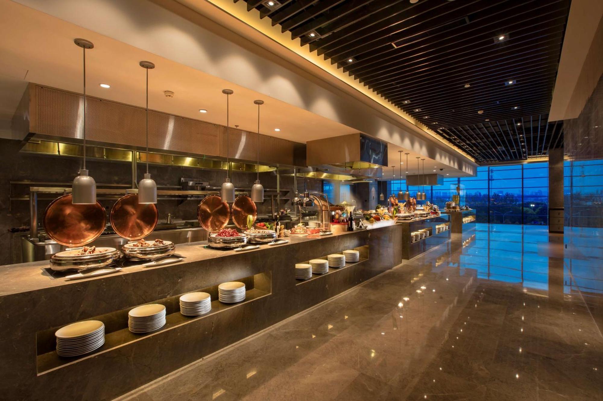Hilton Wuhan Yangtze Riverside Eksteriør billede