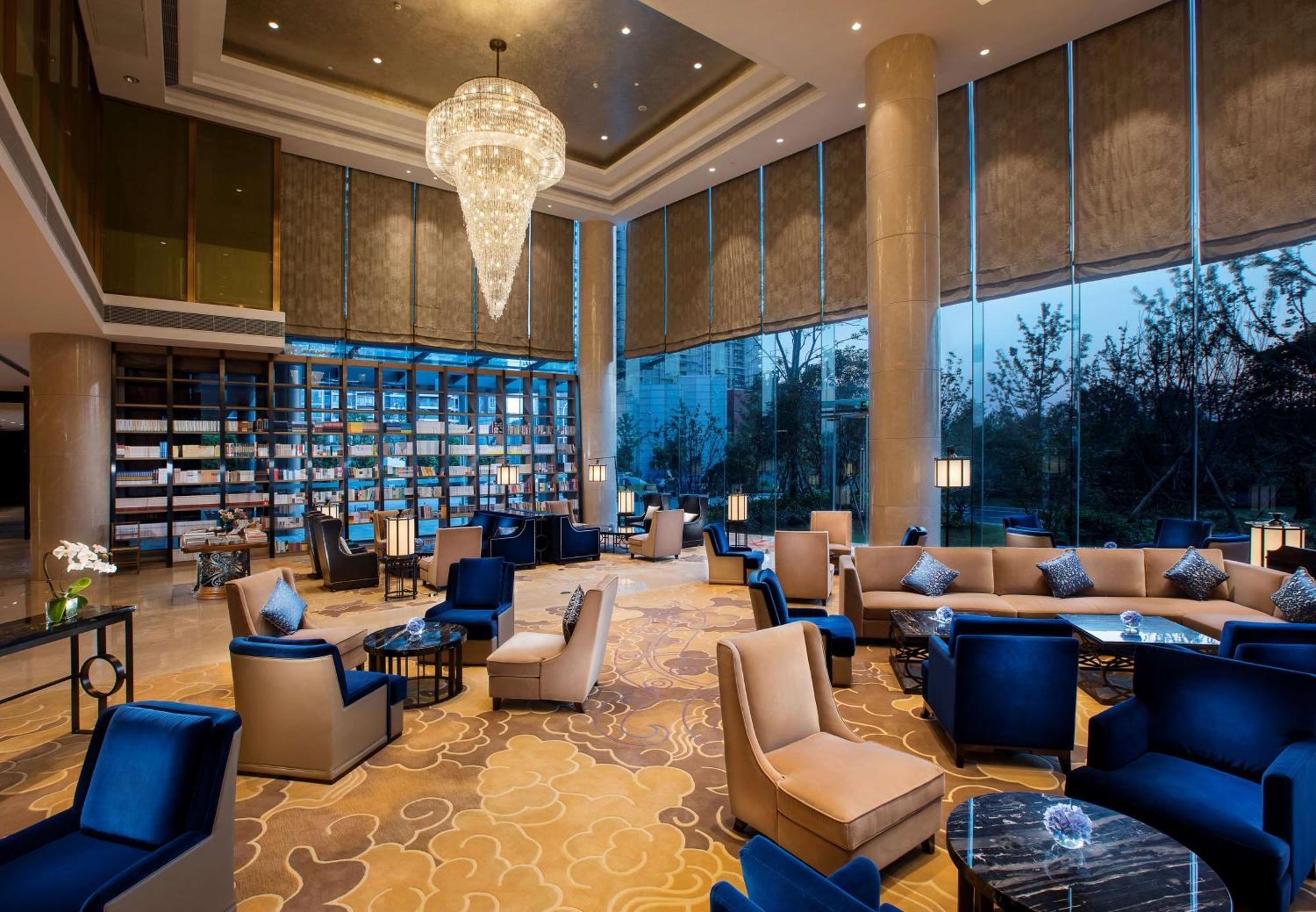 Hilton Wuhan Yangtze Riverside Eksteriør billede