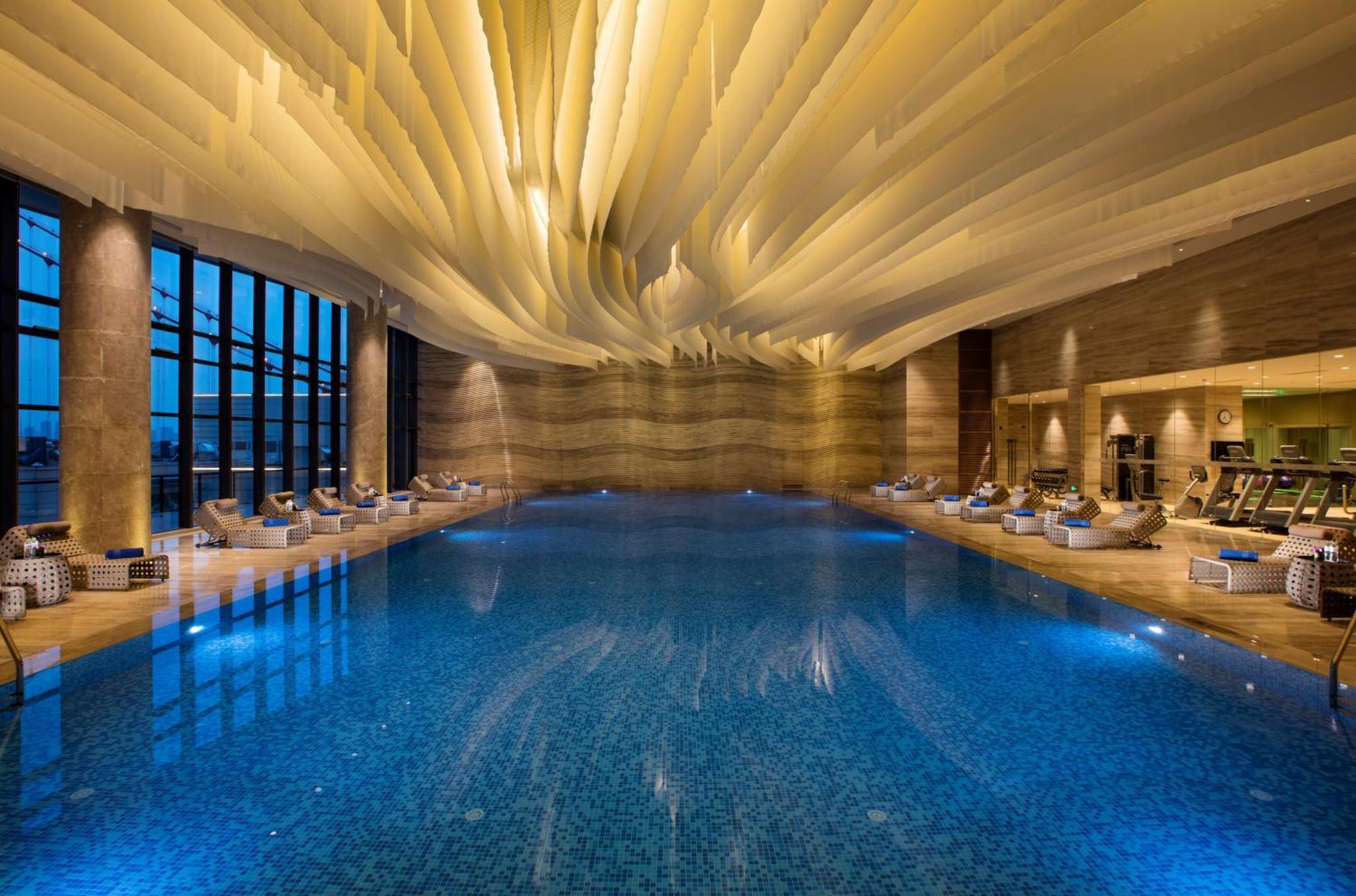 Hilton Wuhan Yangtze Riverside Eksteriør billede