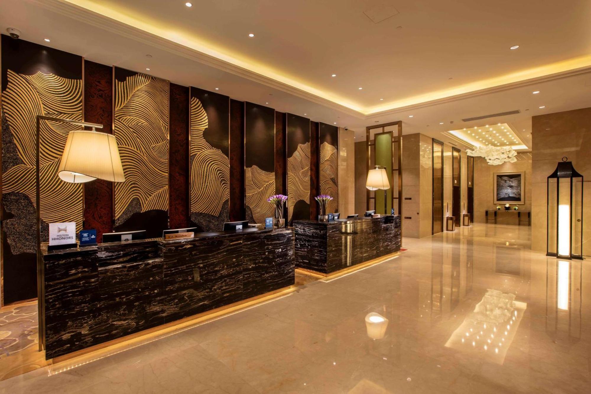 Hilton Wuhan Yangtze Riverside Eksteriør billede