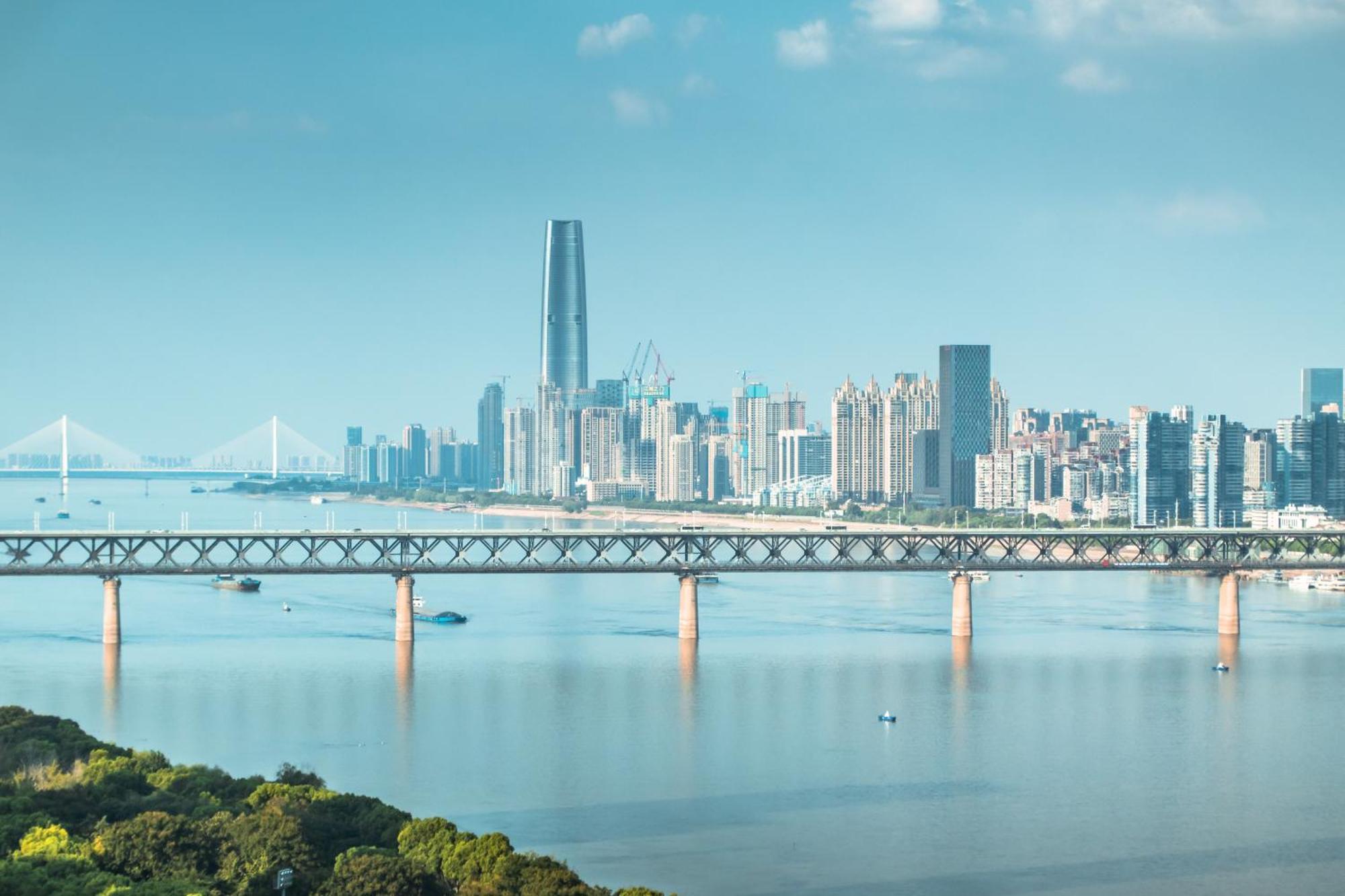 Hilton Wuhan Yangtze Riverside Eksteriør billede