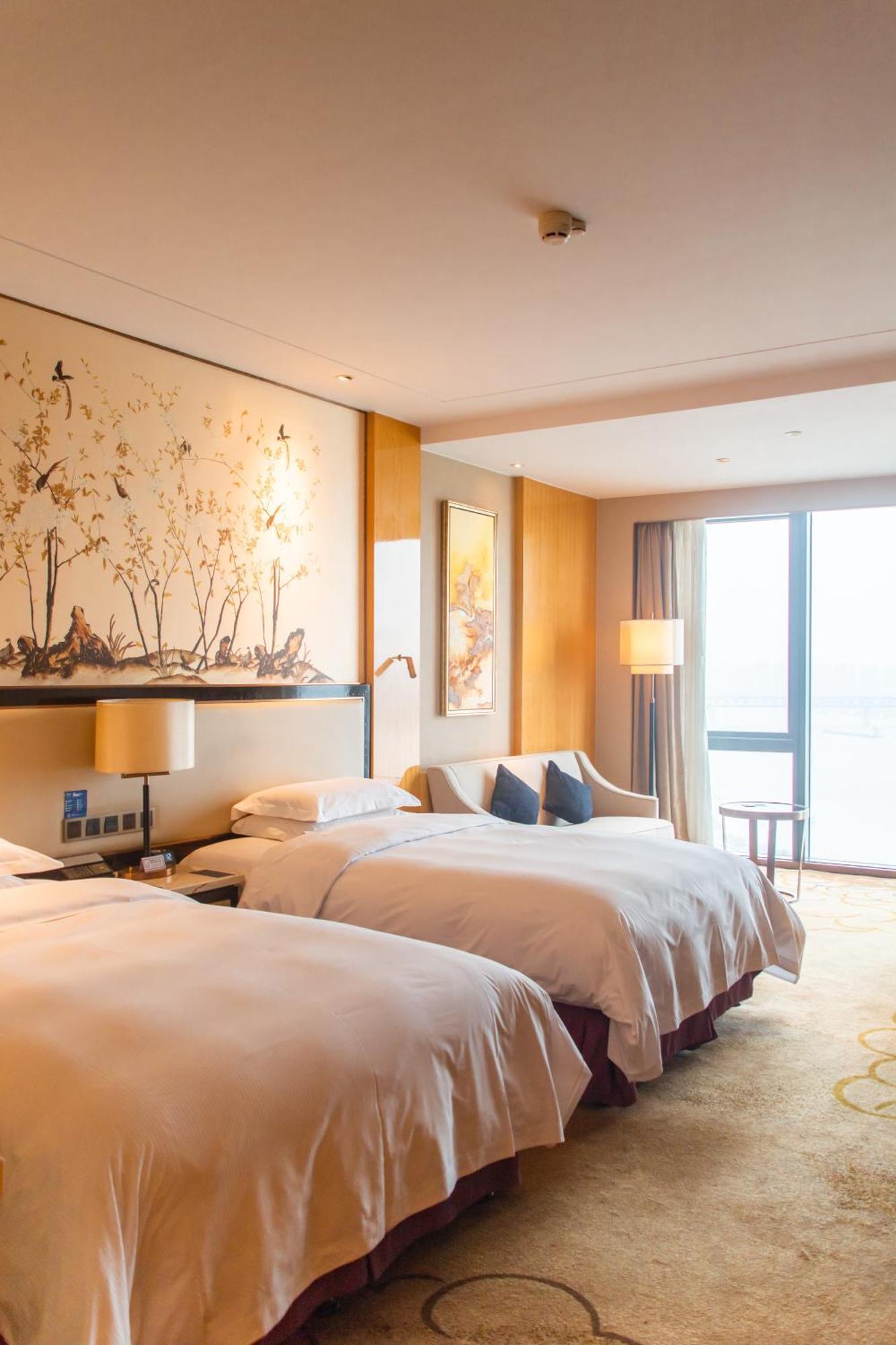 Hilton Wuhan Yangtze Riverside Eksteriør billede