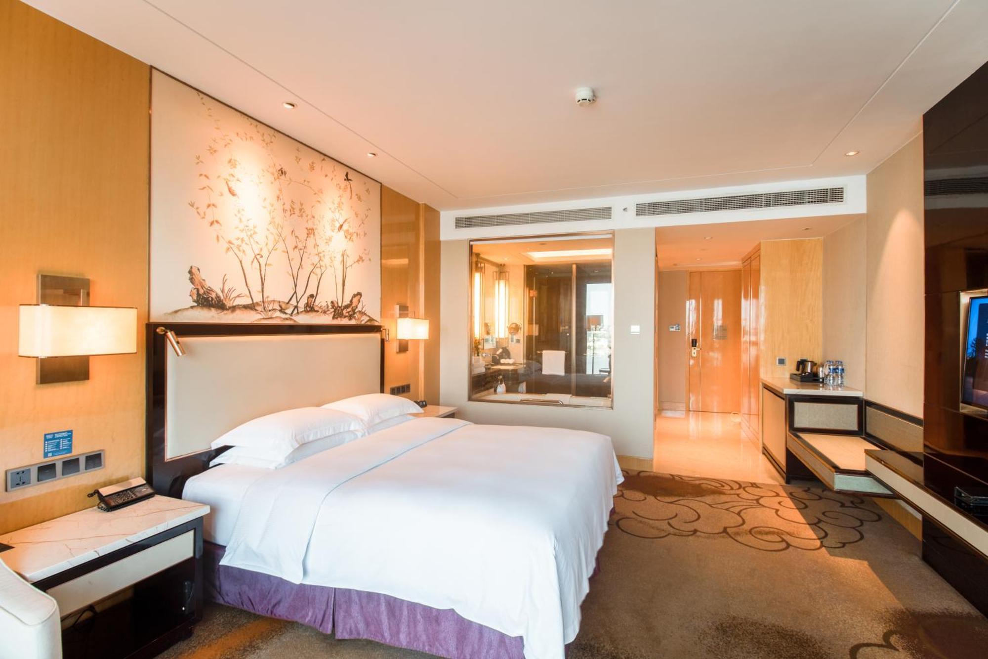 Hilton Wuhan Yangtze Riverside Eksteriør billede