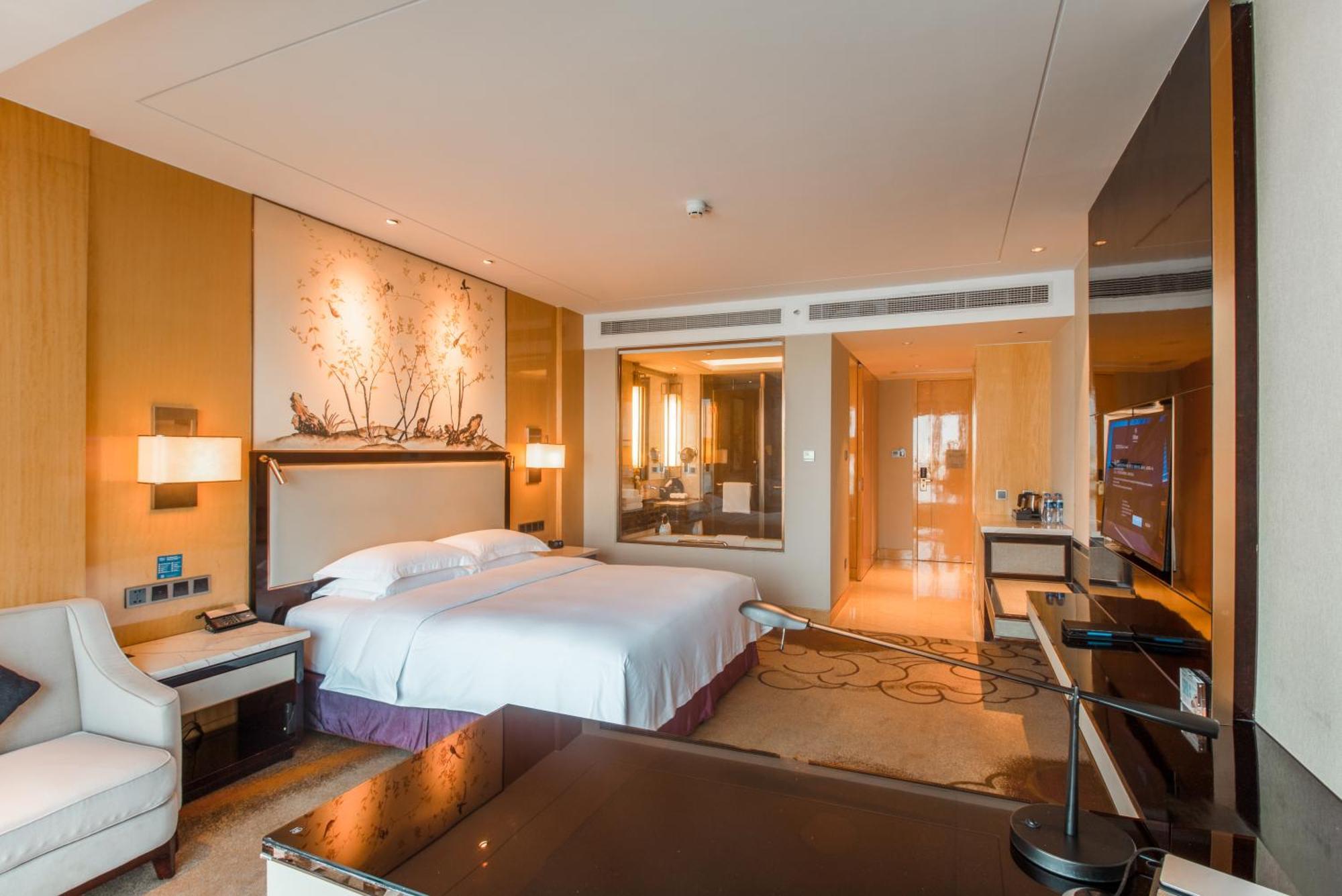 Hilton Wuhan Yangtze Riverside Eksteriør billede