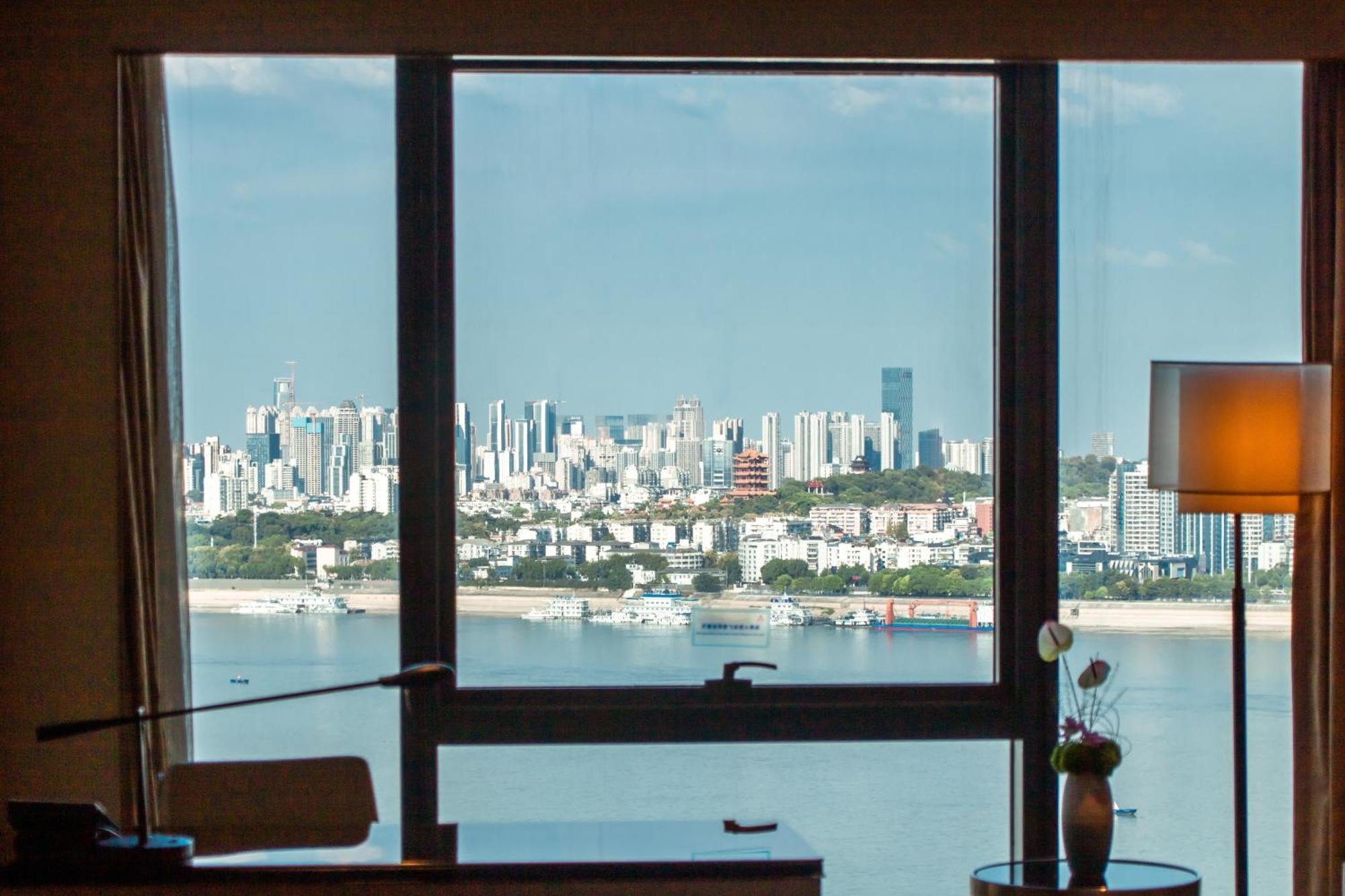 Hilton Wuhan Yangtze Riverside Eksteriør billede