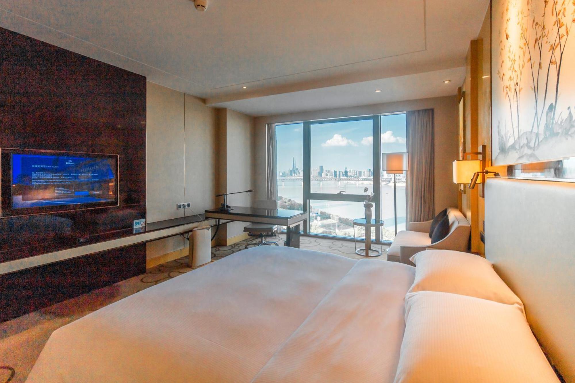 Hilton Wuhan Yangtze Riverside Eksteriør billede