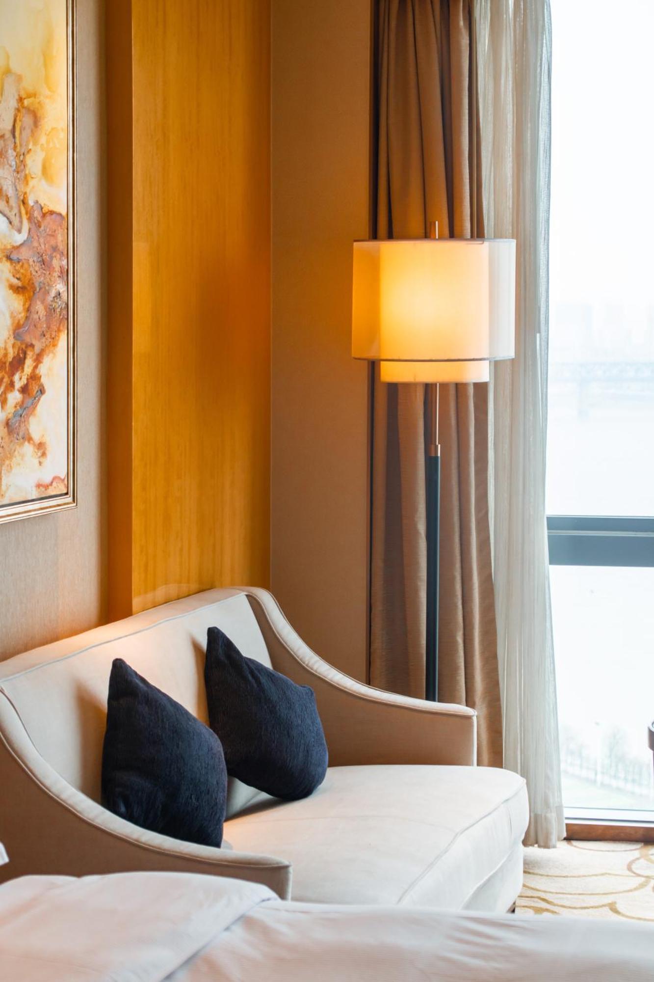 Hilton Wuhan Yangtze Riverside Eksteriør billede